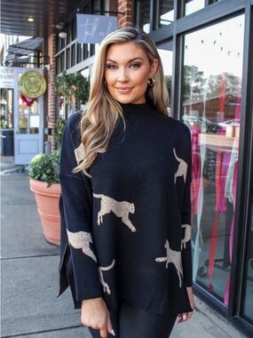 Black mock neck Sweater with Leopards